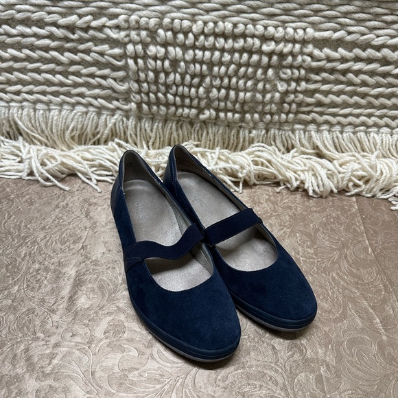 Vionic Navy Wedge Shoes - Picture 6 of 8